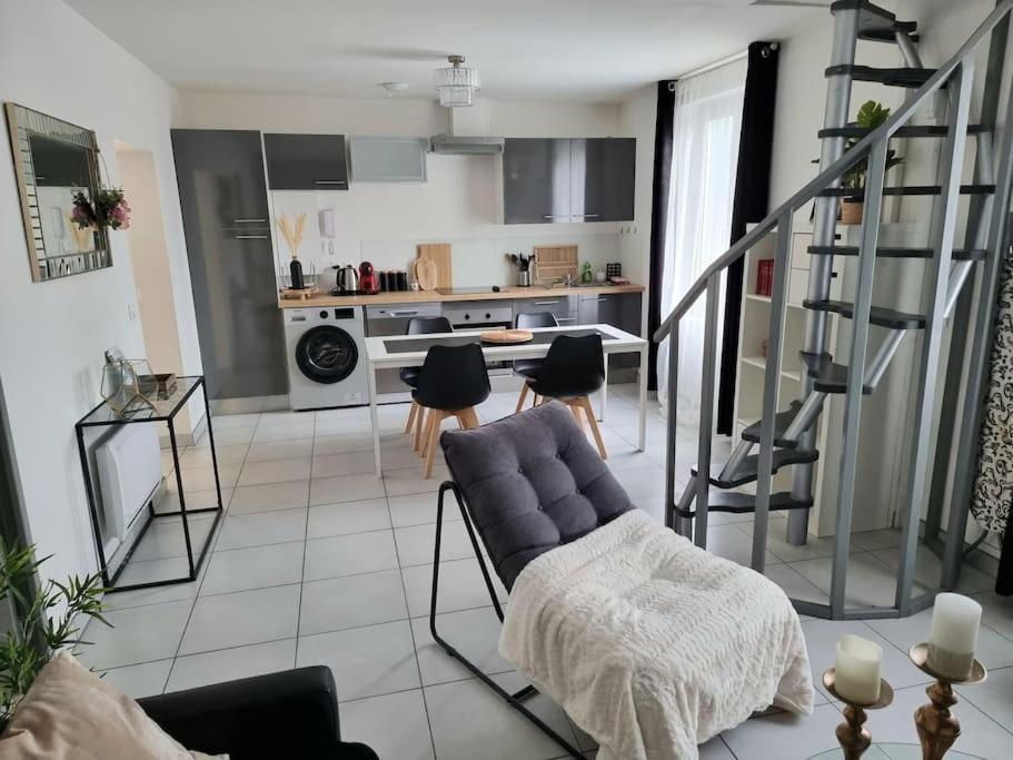 Maison Aux Portes De Tours แซงต์-ปิแอร์-เดส์-กอร์ ภายนอก รูปภาพ