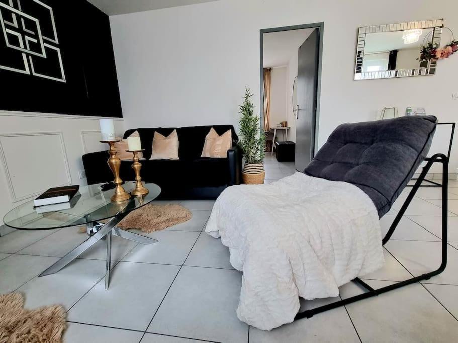 Maison Aux Portes De Tours แซงต์-ปิแอร์-เดส์-กอร์ ภายนอก รูปภาพ